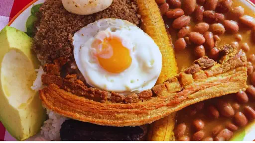 Bandeja Paisa Colombiana
